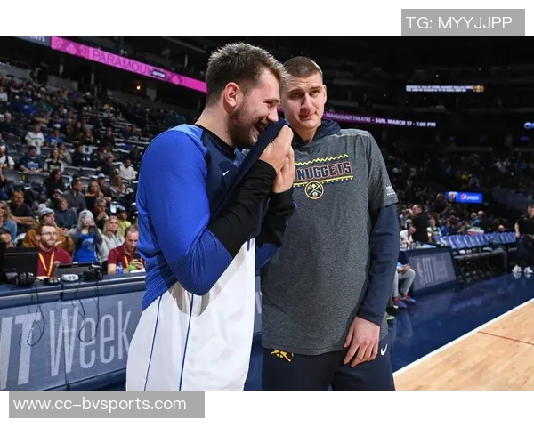 全队齐心协力专注训练独行侠官方分享精彩瞬间