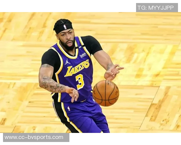 浓眉复出状态渐入佳境16分钟内贡献7分7板与2次封盖