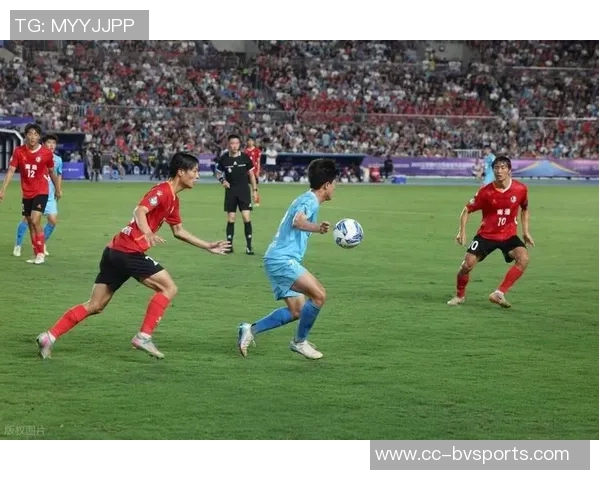 南通队禁区外惊艳凌空抽射中框金成民倒勾补射精彩破门