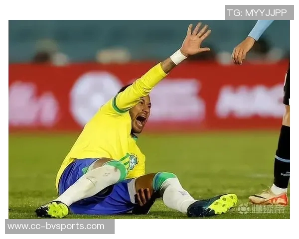 内马尔因伤缺席数周后积极恢复目标直指明年世界杯赛事 内马尔因伤缺席数周后积极恢复目标直指明年世界杯赛事