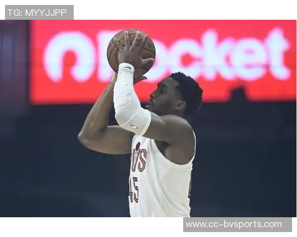 普尔上半场表现平平三分命中率低迷但罚球全中助球队保持竞争力 普尔上半场表现平平三分命中率低迷但罚球全中助球队保持竞争力