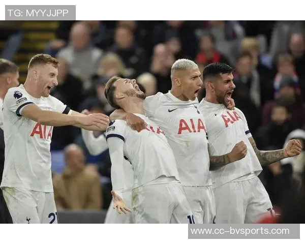 坎贝尔回忆热刺球迷攻击事件称无人道歉与菲戈遭遇相似 坎贝尔回忆热刺球迷攻击事件称无人道歉与菲戈遭遇相似